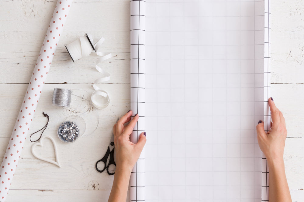 How to Wrap a Cylinder in Wrapping Paper