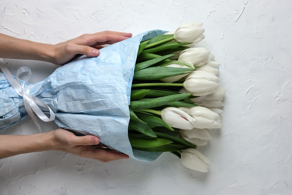 How to Wrap a Flower Bouquet