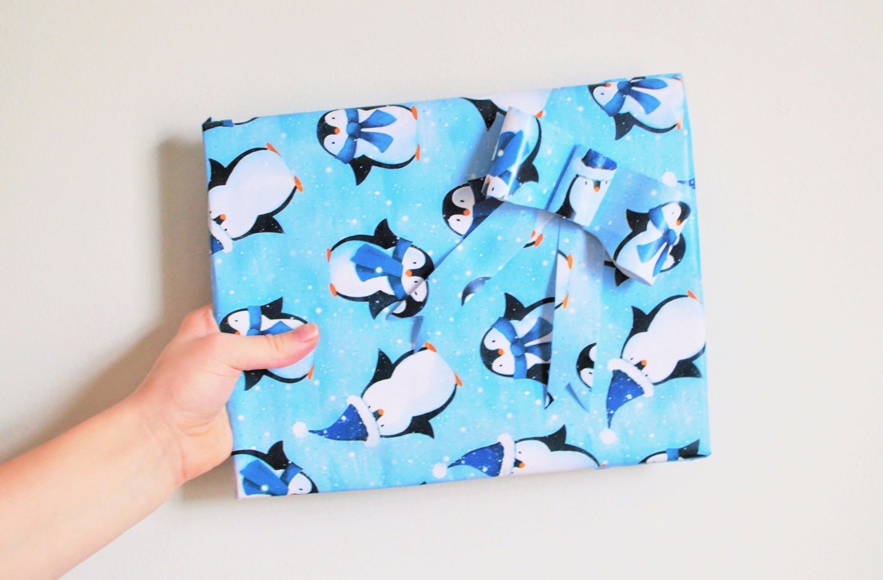 Step by step guide on how to Make a Bow Out of Wrapping Paper